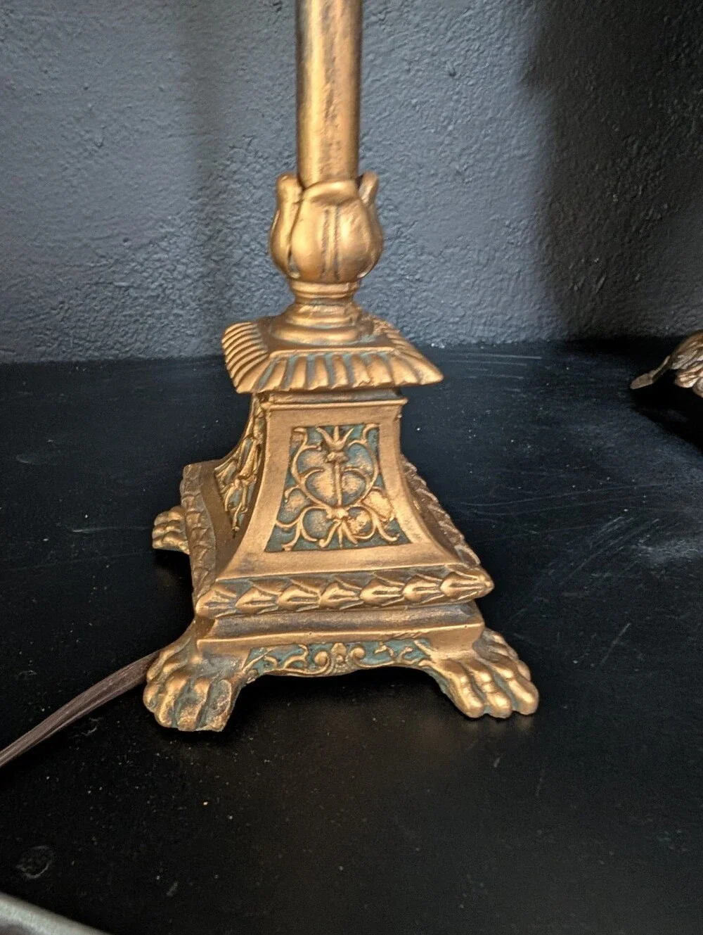 Vintage Hollywood Regency Neoclassical Gold Gilt Table Lamp Paw Foot Base 29”